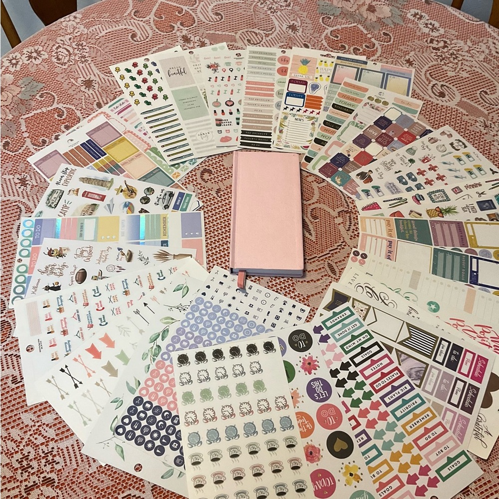 Print Pression undated weeks planner with stickers